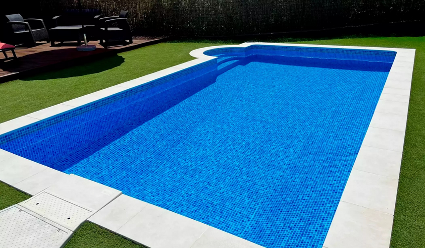 Crie a piscina dos seus sonhos com a membrana armada SOPREMAPOOL!